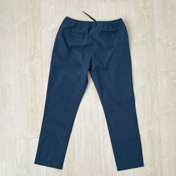 J. Crew Mens Navy Blue Tech dock pant size medium NWT - Picture 2 of 3